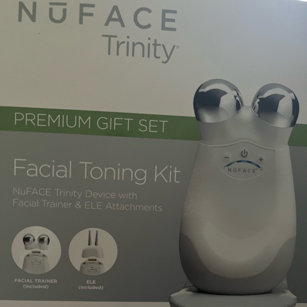 Brand new in SEALED box $449 new Nuface trinity facial toning kit
